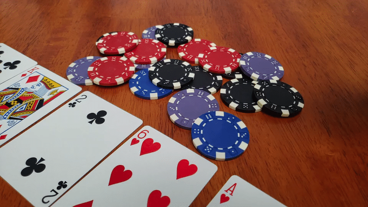 Poker Holder-high (2).gif__PID:a45fef07-478c-4dfd-b469-2668c729b4c2